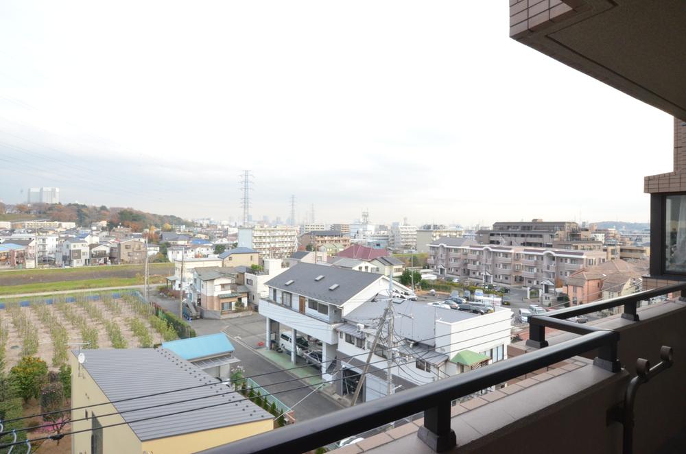 View photos from the dwelling unit. View from the site (December 2013) Shooting