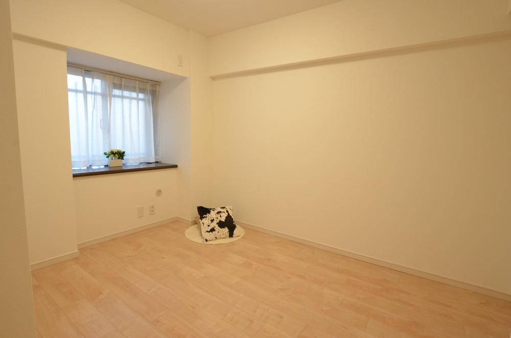 Non-living room. Indoor (12 May 2013) Shooting