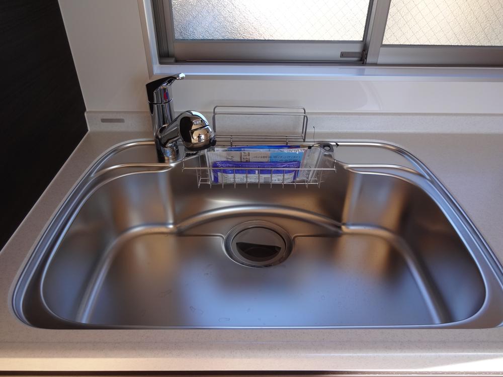 Kitchen. Indoor (11 May 2013) Shooting