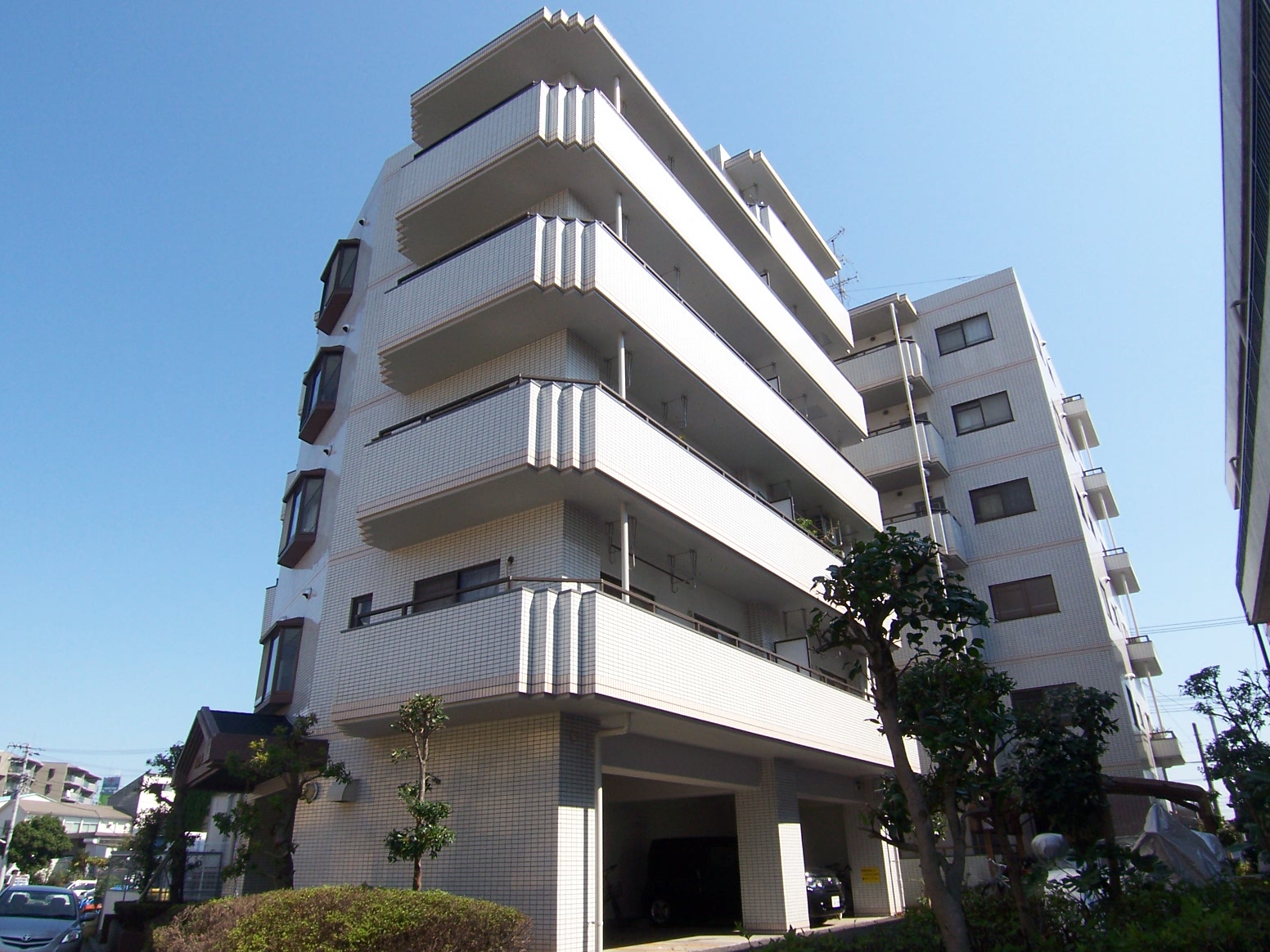 Other common areas. Condominium tiled