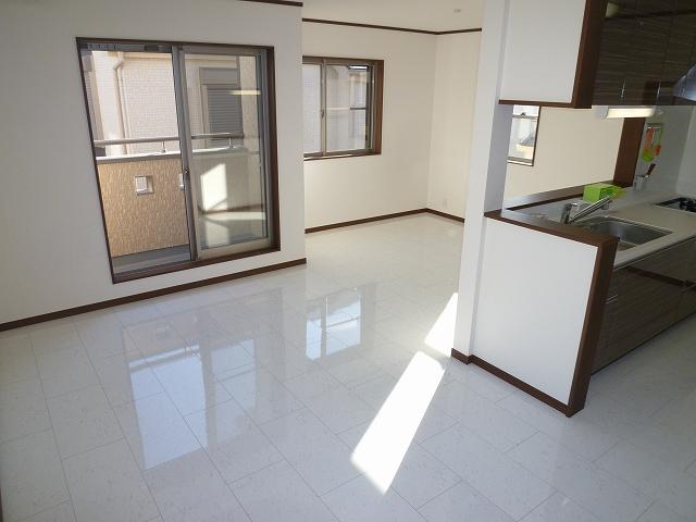 Living. Building 2 Indoor (November 21, 2013) Shooting