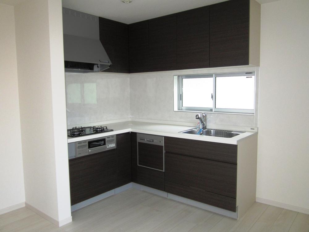 Kitchen. System kitchen - dishwasher (company construction cases) ※ The property will be to counter the kitchen.
