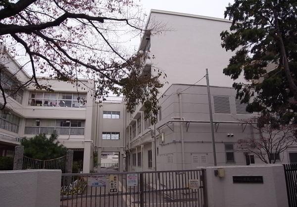 Primary school. 641m to Yokohama Municipal Kohoku Elementary School