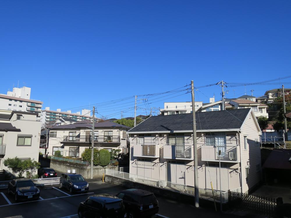 View photos from the dwelling unit. Since the balcony destination we have down than usual of the second floor, It has opened, It is open.