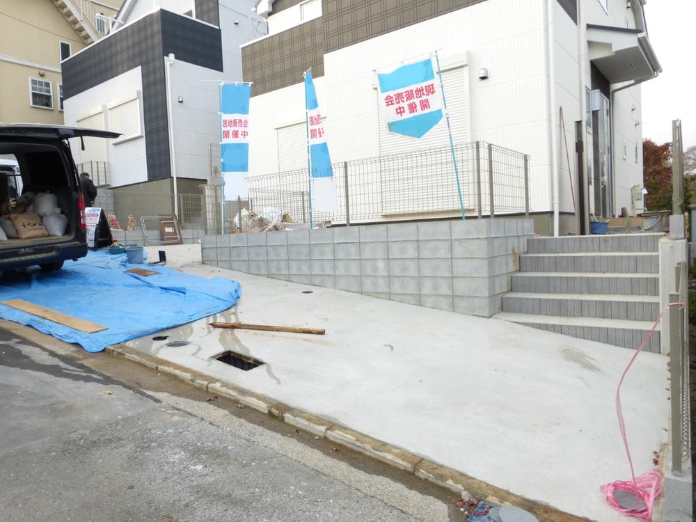 Parking lot. 1 Building Local (December 9, 2013) Shooting