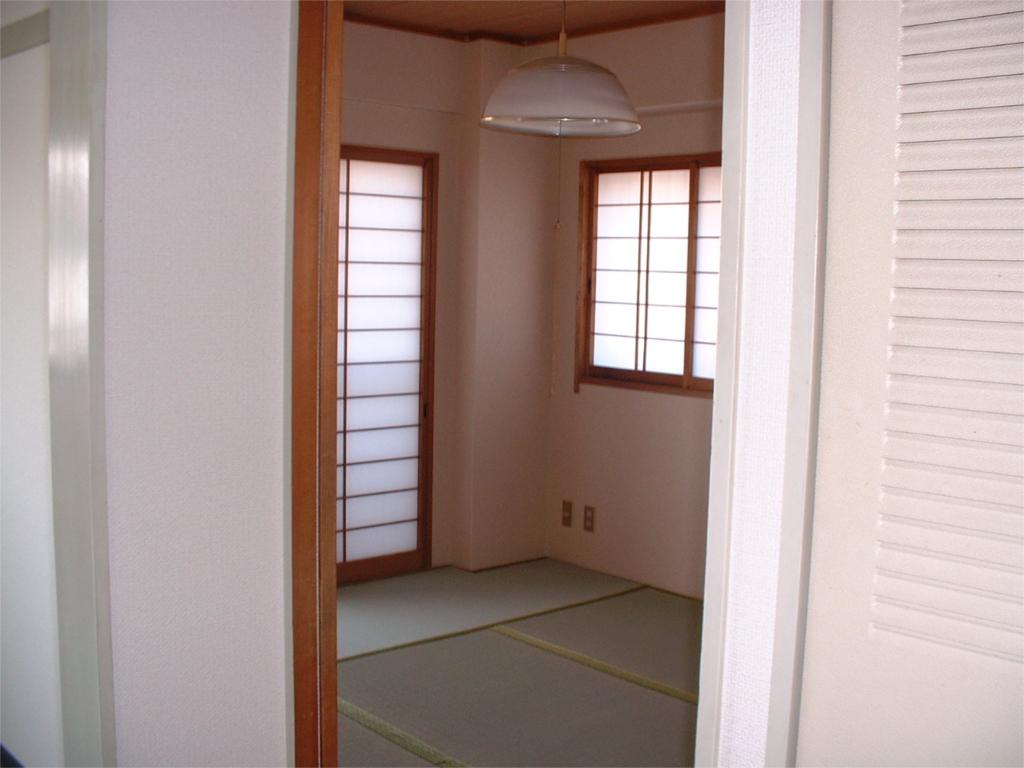 Other room space. There is also a Japanese-style room