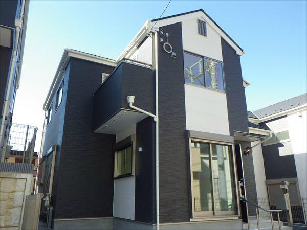 Local appearance photo. Building 2 appearance