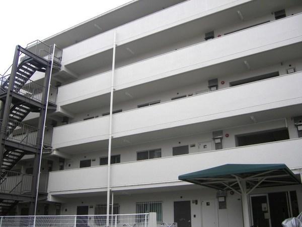 Local appearance photo. Local (10 May 2013) Shooting