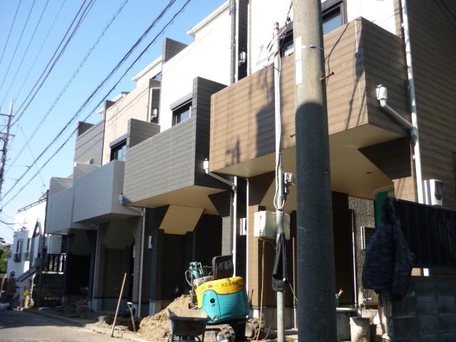 Local appearance photo. Local (12 May 2013) Shooting