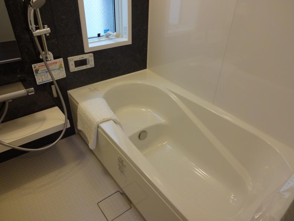 Bathroom. It is the unit bus with a ventilation dryer!