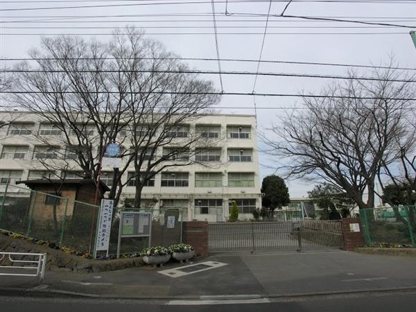 Junior high school. Tarumachi 1577m until junior high school