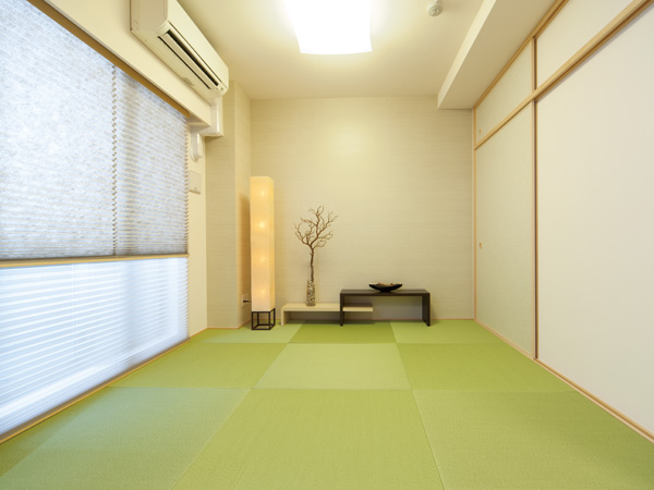 Interior.  [Japanese-style room] Ya integrated utilization of the livingese-style room, which come in handy as well as a drawing room.
