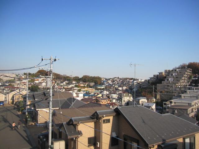 View photos from the dwelling unit. View from the site (December 2013) Shooting