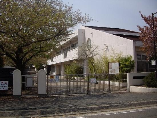 Junior high school. 850m to Yokohama Municipal Takada Junior High School