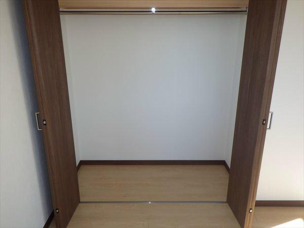 Receipt. Western-style housing