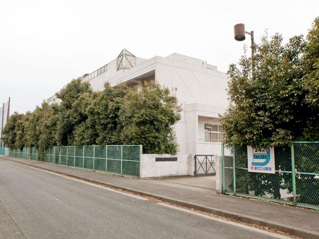 Junior high school. Takada Junior High School 950m Takada Junior High School until 950m