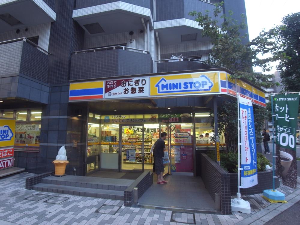 Convenience store. MINISTOP 170m to Shin-Yokohama 1-chome