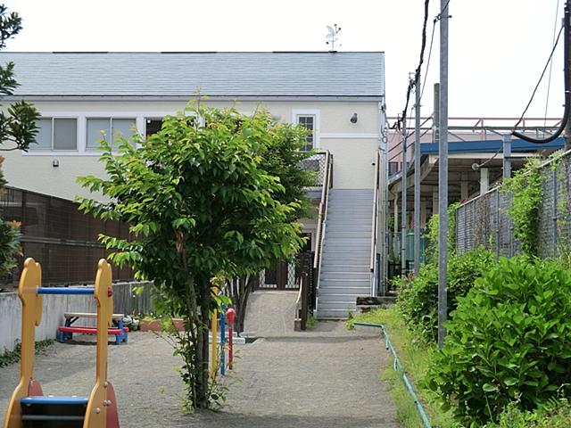 kindergarten ・ Nursery. It is very encouraging for the two-earner of the husband and wife until Poppins Nursery small desk near 1000m there is a nursery school.