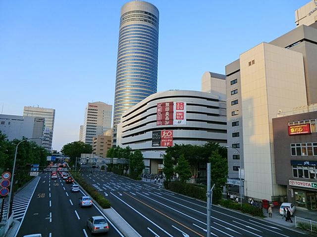 Shopping centre. Shopping mall of 3000m large to Shin Yokohama Prince Pepe. It is very convenient for shopping.