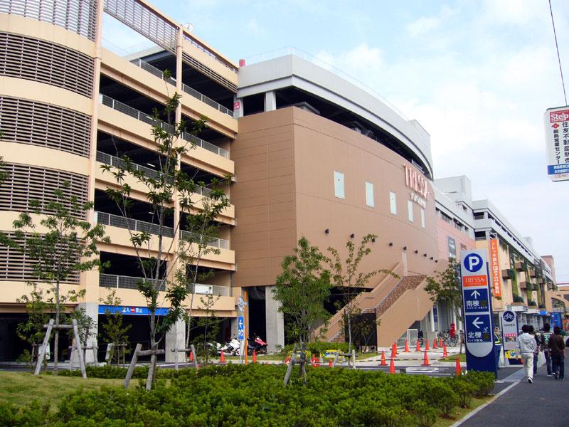 Shopping centre. Tressa 1000m to Yokohama (shopping center)