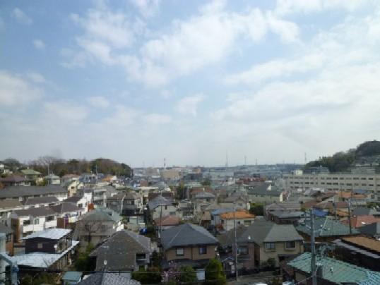 View photos from the dwelling unit. It overlooks the town of quiet Morooka town from Sky balcony. 