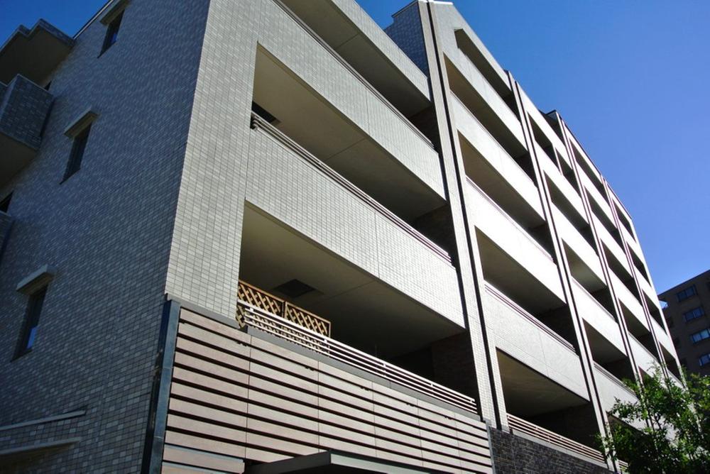 Local appearance photo. Local (12 May 2013) Shooting