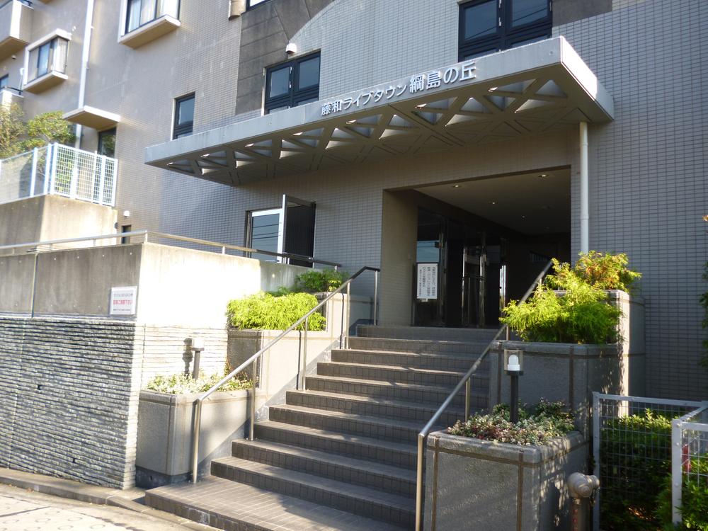 Entrance. Common areas