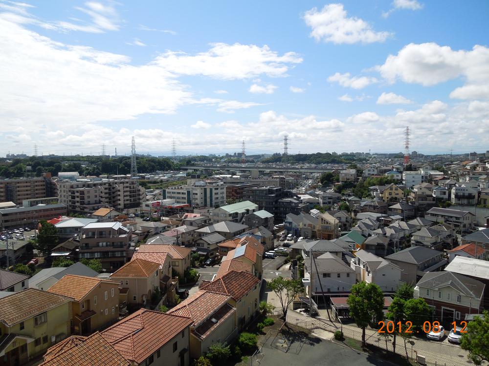 View photos from the dwelling unit. View from the site (November 2013) Shooting