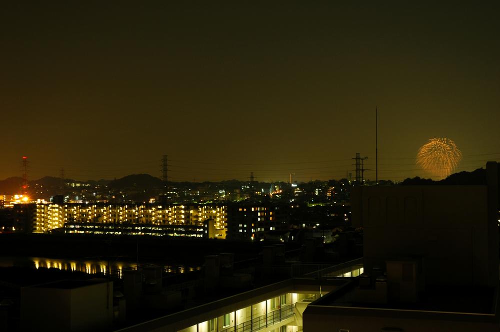 View photos from the dwelling unit. View from the site (October 2013) Shooting