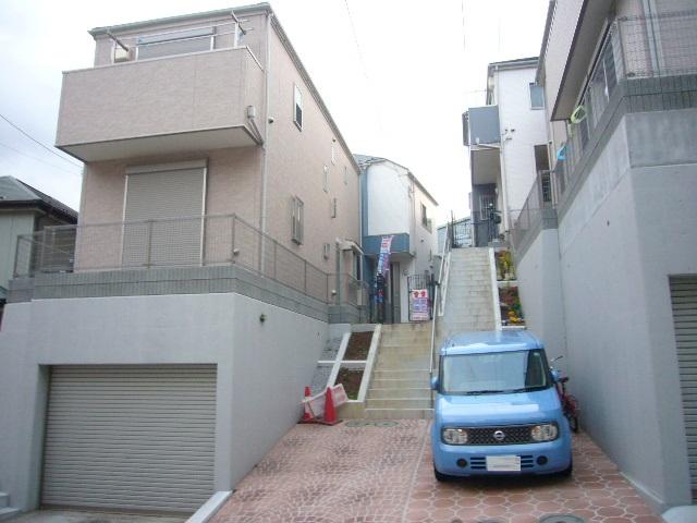 Parking lot. Parking (B Building)