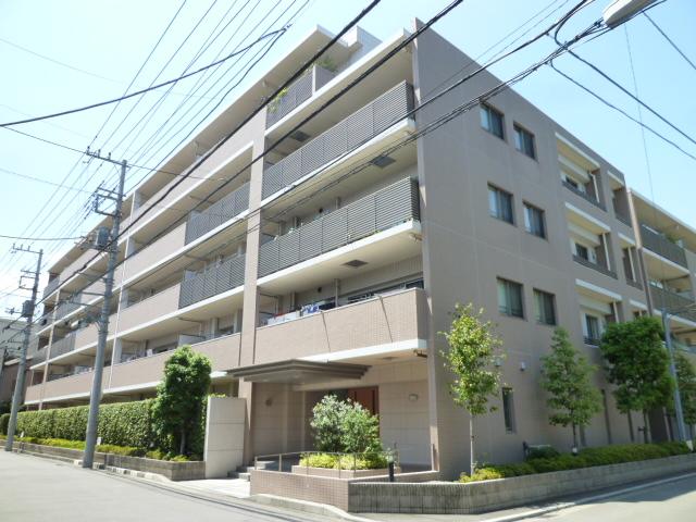 Local appearance photo. Local (10 May 2013) Shooting