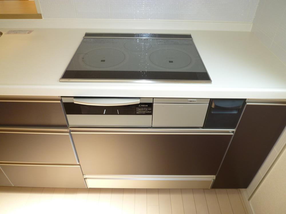 Kitchen. Peace of mind strong firepower ・ safety ・ Clean IH cooking heater.