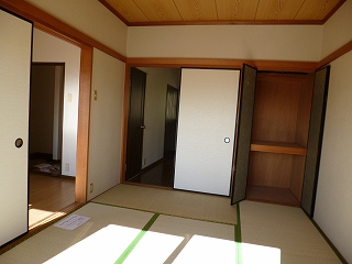 Other room space. 6 Pledge Japanese-style room with a storage