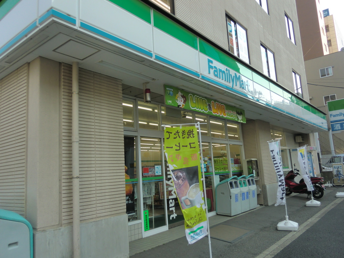 Convenience store. FamilyMart Shin-Yokohama store up (convenience store) 178m