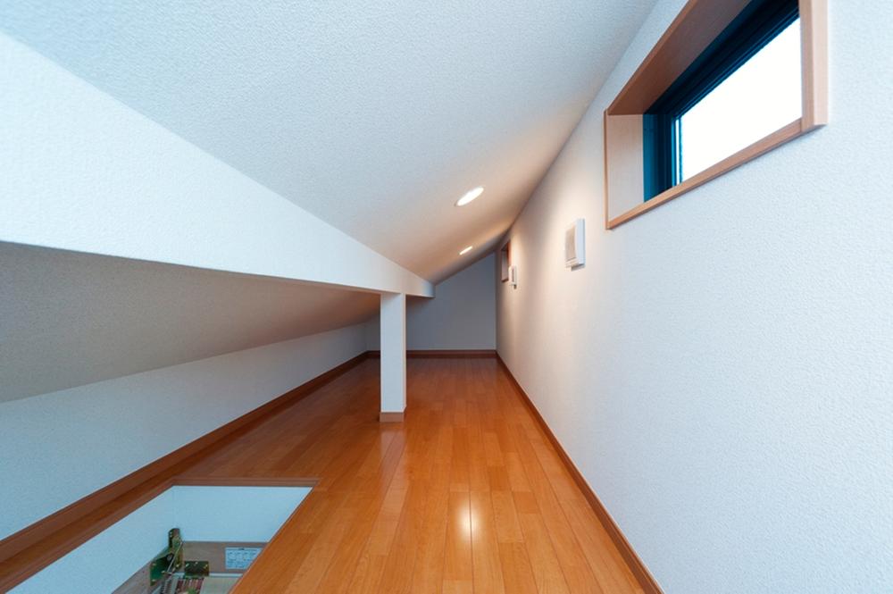 Receipt. Spacious attic storage can be kept clean to widen the room can accommodate seasonal and usually used not things like