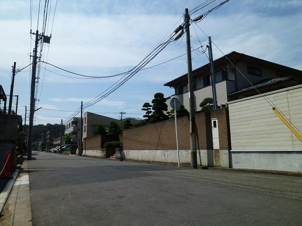 Local photos, including front road. North front road