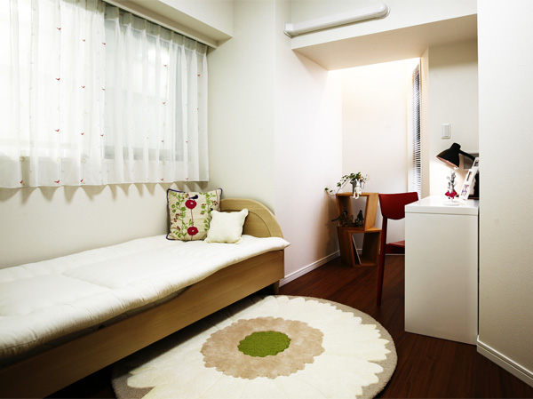 Interior.  [Western style room] Western-style full of bright and airy space can be used as a children's room. (Model Room A1 type)