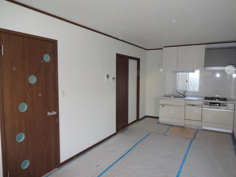 Kitchen. Indoor (11 May 2013) Shooting