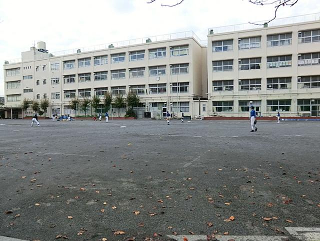 Primary school. Morooka until elementary school 750m