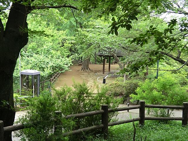 park. 800m until Okurayama park Okurayama large natural park located in front of the station. On site there is a memorial and squares, etc. Okurayama, It is perfect for a picnic. 