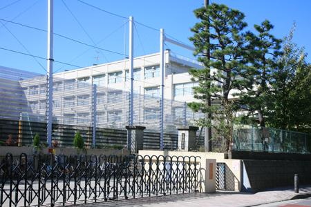 Primary school. 424m to Yokohama Municipal Tsunashima Elementary School