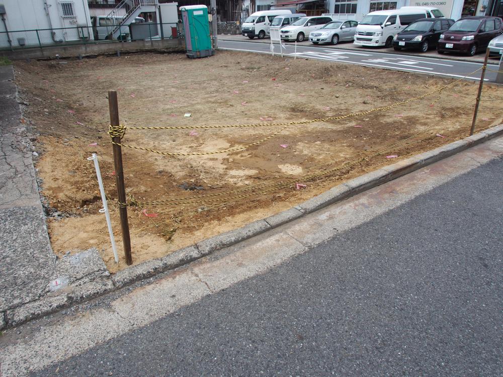 Local photos, including front road. Local (10 May 2013) Shooting