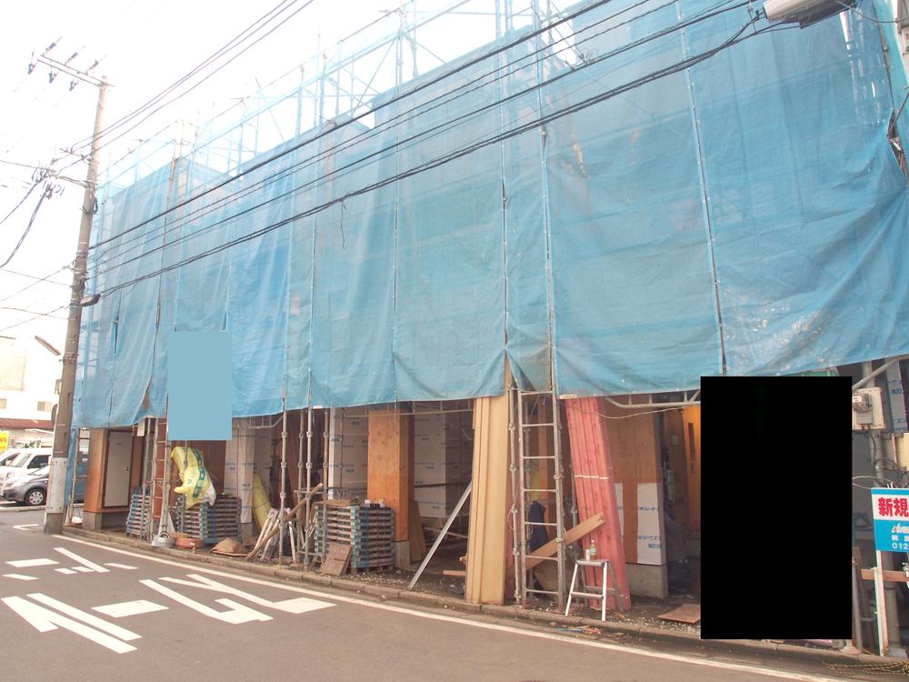 Local appearance photo. Local (11 May 2013) Shooting