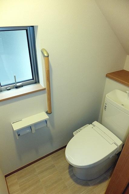 Toilet. L Building Indoor (November 25, 2013) Shooting