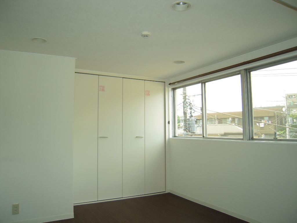 Other room space. Western style room ・ Closet direction