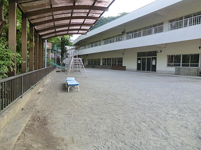 kindergarten ・ Nursery. Small desk 888m to kindergarten
