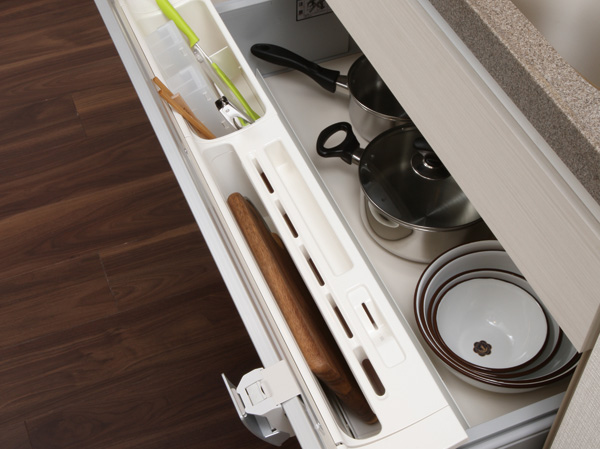 Kitchen.  [Storage and pleasure package for the cooking work easier] Take out those frequently used is the package. Reduce the effort and labor of the time to cook, It is housed in a new sense to gently support the cooking work.