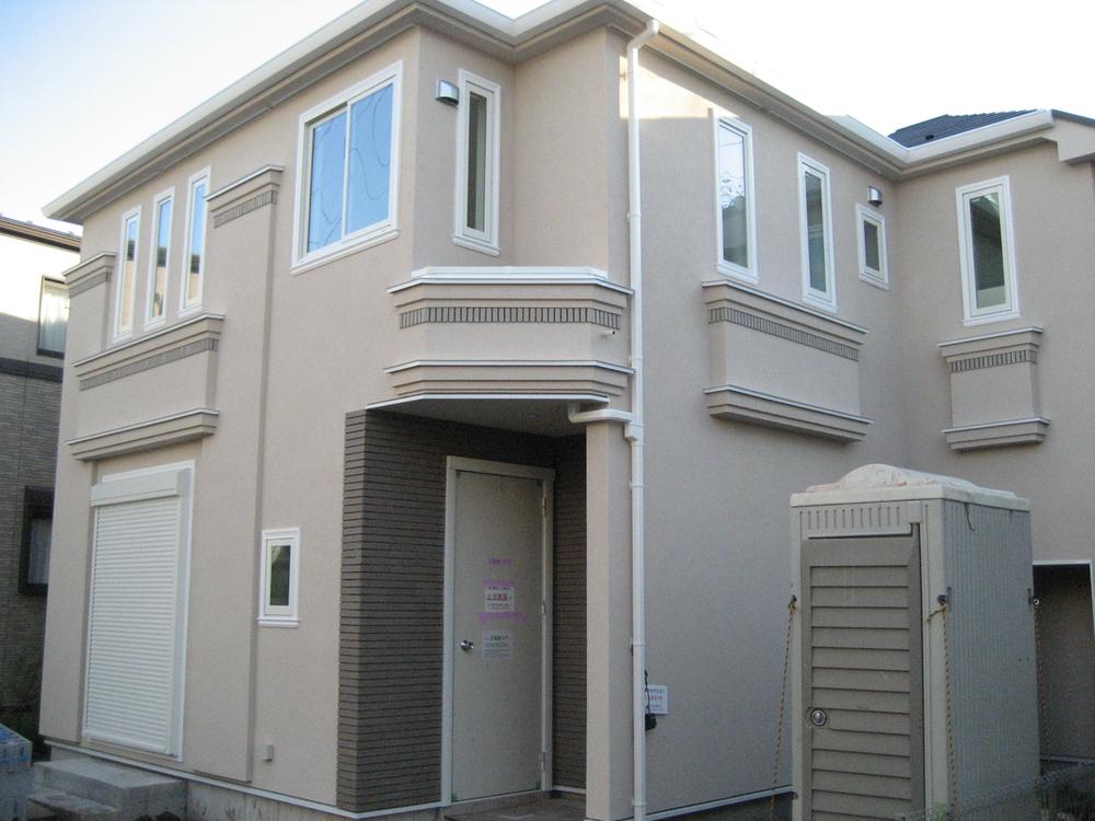 Local appearance photo. Local (12 May 2013) Shooting