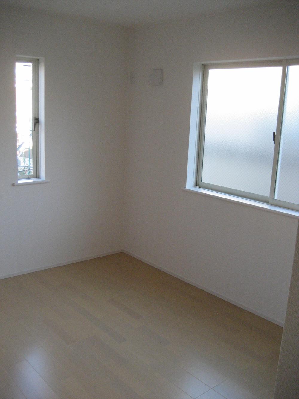 Non-living room. Indoor (12 May 2013) Shooting