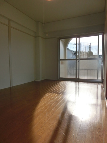 Living and room. Western-style about 6 Pledge (before air conditioning installation)